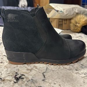 Sorel booties size 9